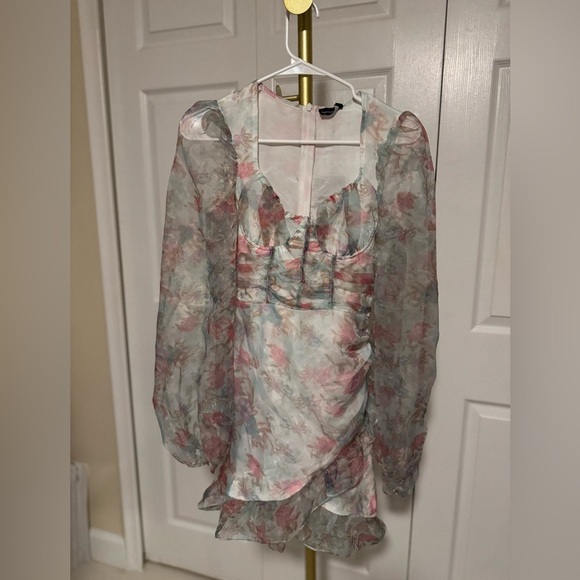 Pretty Little Thing - Picture 4 of 4